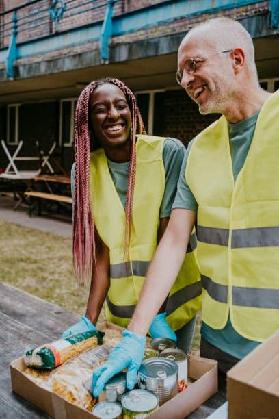 Voluntarios del Rotary Club La Chorrera organizando donaciones